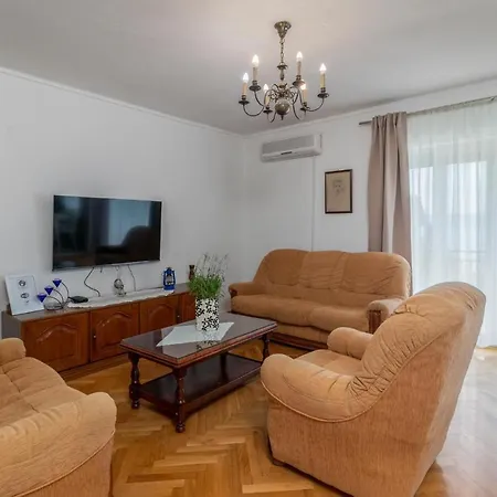 Amazing In With Kitchen Novi Vinodolski