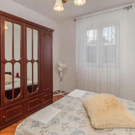 2 Bedroom Stunning In Apartment