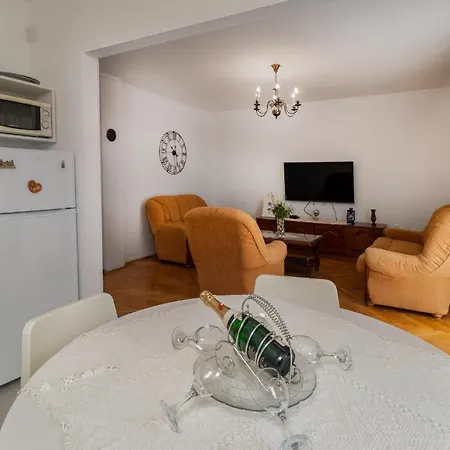 Amazing In With Kitchen Novi Vinodolski