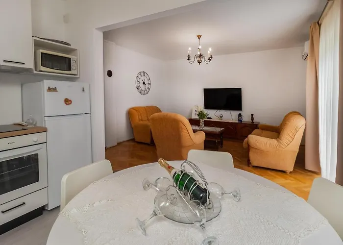 Cozy In Novi Vinodolski